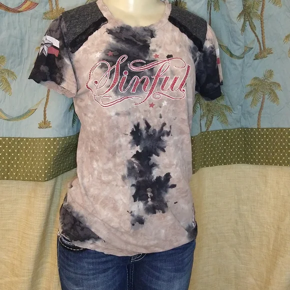 Medium Sinful by Affliction shirt - Picture 4 of 8